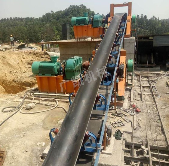 大倾角上运式带式输送机